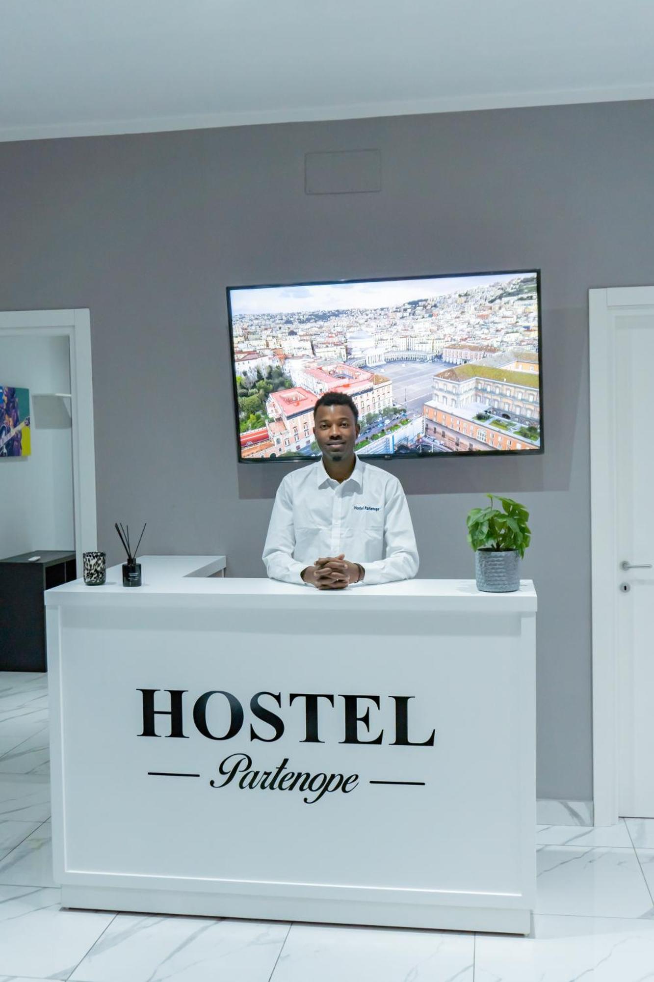 Hostel Partenope Naples Extérieur photo
